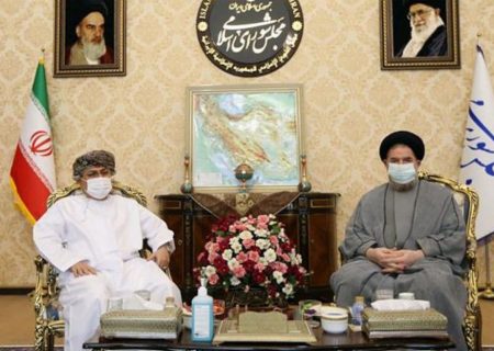 ارتباطات دوستانه بین ایران و عمان باعث رفع موانع توسعه ای می شود